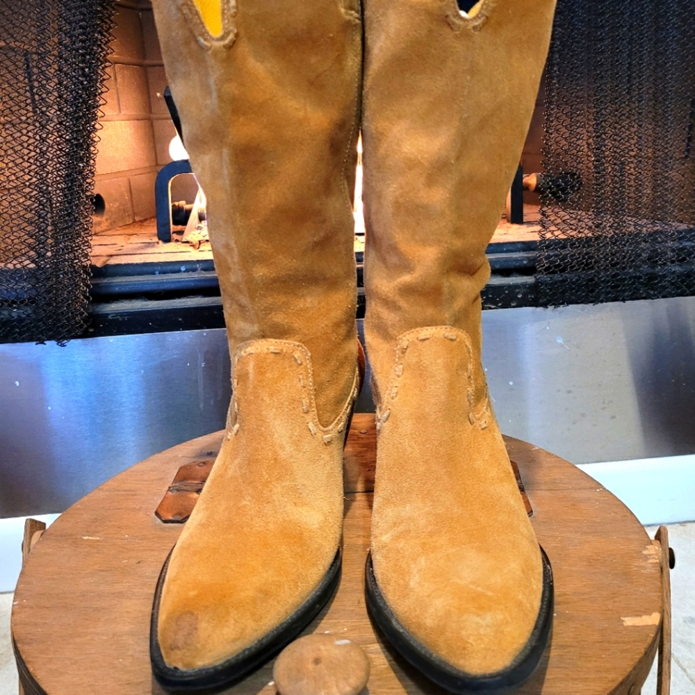 Tan Suede Western Boots - sz 7.5 Beth Dutton would wear with a dress